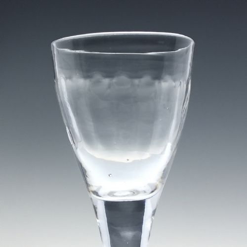GEORGIAN PLAIN STEM SHORT WINE GLASS C1750 - ADDITIONAL PHOTO 2