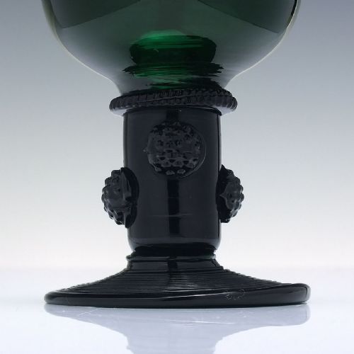 GEORGIAN BRISTOL GREEN WINE ROEMER GLASS WITH OPEN HOLLOW STEM C1820 - ADDITIONAL PHOTO 2