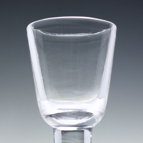 18TH CENTURY PLAIN STEM CORDIAL GLASS WITH DOMED FOOT C1750 - ADDITIONAL PHOTO 1