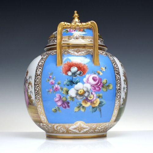 SPECTACULAR LARGE DRESDEN PORCELAIN LIDDED URN BY HELENA WOLFSON C1870 - ADDITIONAL PHOTO 4