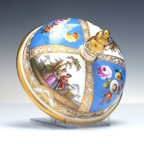 SPECTACULAR LARGE DRESDEN PORCELAIN LIDDED URN BY HELENA WOLFSON C1870 - ADDITIONAL PHOTO 6