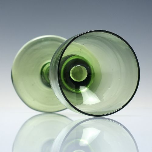 RARE 18TH CENTURY GREEN PLAIN STEM WINE GLASS C1750 - ADDITIONAL PHOTO 2