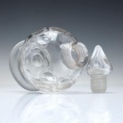 18TH CENTURY ENGRAVED PERSONAL GLASS GIN DECANTER C1750 - ADDITIONAL PHOTO 2