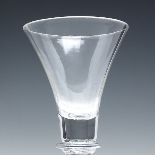 18TH CENTURY GEORGIAN BALUSTER WINE GLASS C1725 - ADDITIONAL PHOTO 1