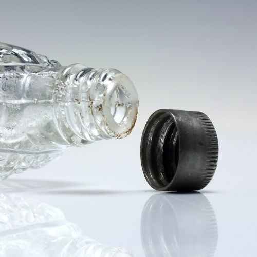 VICTORIAN HEART GLASS PERFUME C1880 - ADDITIONAL PHOTO 4
