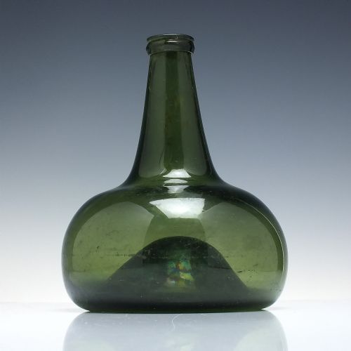 EARLY 18TH CENTURY GEORGIAN GLASS ONION WINE BOTTLE C1705 - ADDITIONAL PHOTO 1