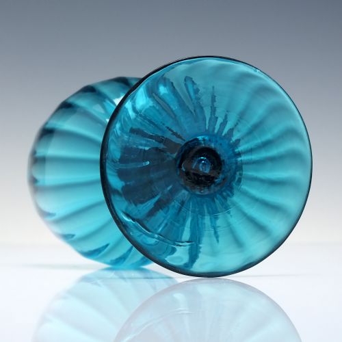 RARE 18TH CENTURY TURQUOISE BLUE RIB MOULDED WINE GLASS C1790 - ADDITIONAL PHOTO 5