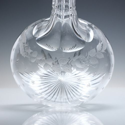 PAIR OF VICTORIAN UNION ENGRAVED SHAFT GLOBE GLASS DECANTERS C1880 - ADDITIONAL PHOTO 3