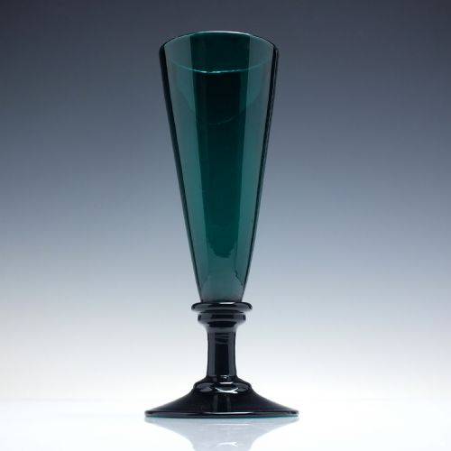 EXCEPTIONALLY RARE SET OF SIX GEORGIAN TURQUOISE GREEN WINE OR ALE GLASS FLUTES C1800 - ADDITIONAL PHOTO 1
