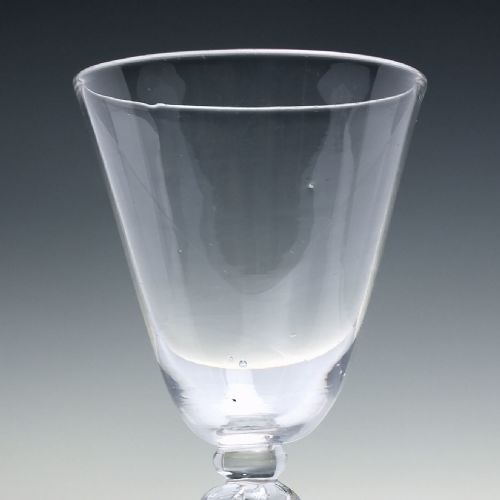 18TH CENTURY LIGHT BALUSTER WINE GLASS C1750 EX CRANCH COLLECTION - ADDITIONAL PHOTO 5