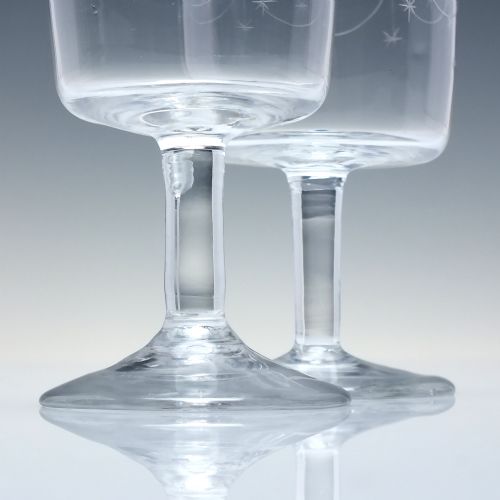 PAIR ANGLO IRISH 18TH CENTURY ENGRAVED WINE GLASSES C1780 - ADDITIONAL PHOTO 1