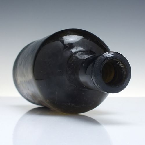 18TH CENTURY IRIDESCENT CYLINDER GLASS WINE BOTTLE C1780 - ADDITIONAL PHOTO 2