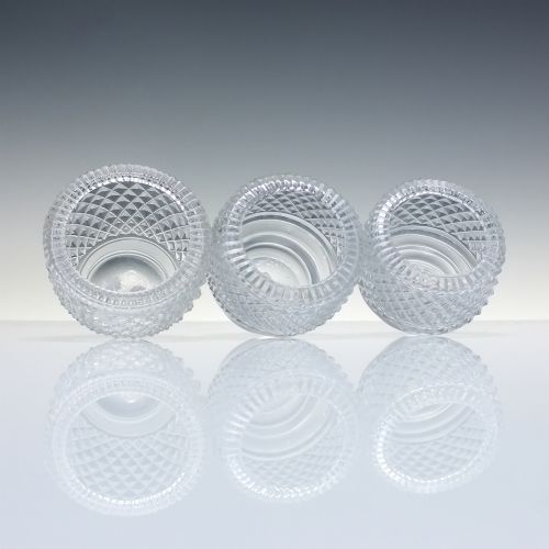 RARE SET OF THREE GEORGIAN IRISH CUT GLASS SALTS WITH FITTED SAUCERS C1820 - ADDITIONAL PHOTO 3