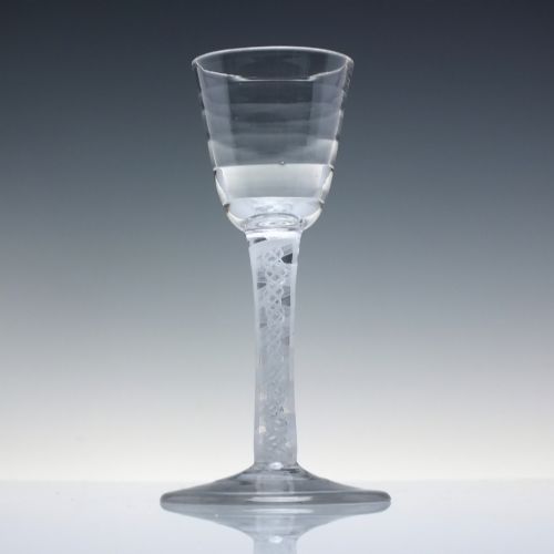 18TH CENTURY OPAQUE LYNN WINE GLASS C1760 - ADDITIONAL PHOTO 1