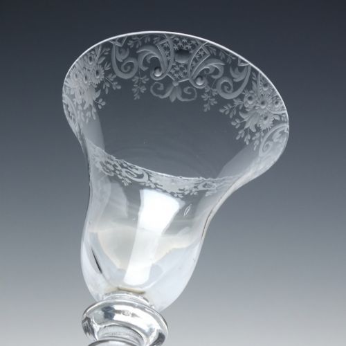 18TH CENTURY ROCOCO ENGRAVED LIGHT BALUSTER WINE GLASS C1735 - ADDITIONAL PHOTO 3
