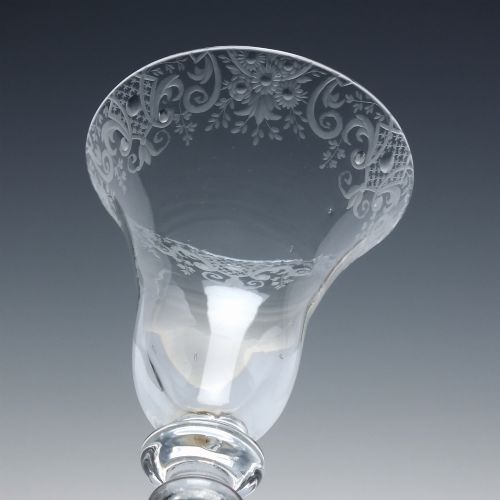 18TH CENTURY ROCOCO ENGRAVED LIGHT BALUSTER WINE GLASS C1735 - ADDITIONAL PHOTO 4