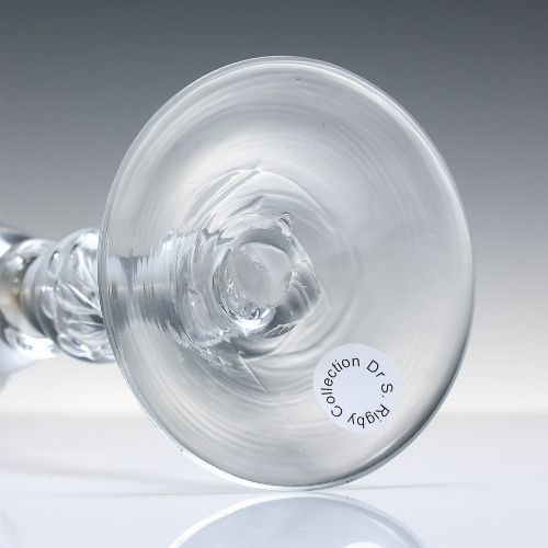 18TH CENTURY ROCOCO ENGRAVED LIGHT BALUSTER WINE GLASS C1735 - ADDITIONAL PHOTO 6