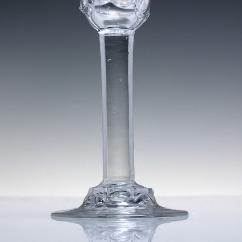 INVERTED PETAL MOULDED 18TH CENTURY PLAIN STEM WINE GLASS C1750 - ADDITIONAL PHOTO 3