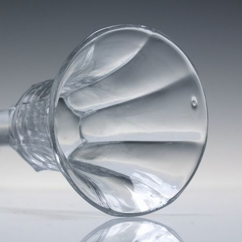 INVERTED PETAL MOULDED 18TH CENTURY PLAIN STEM WINE GLASS C1750 - ADDITIONAL PHOTO 5