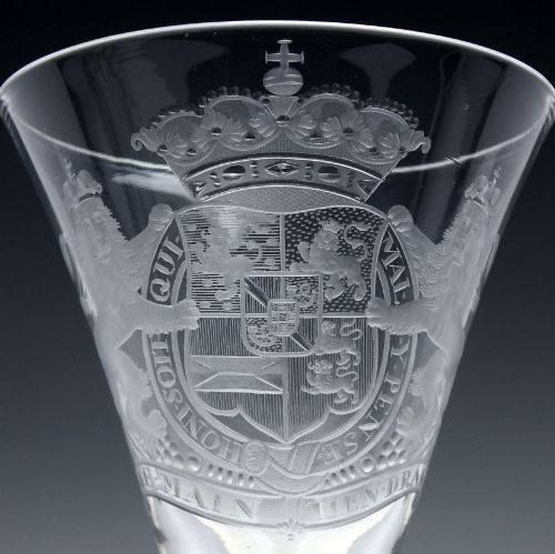 RARE 18TH CENTURY HERALDIC ARMORIAL LIGHT BALUSTER WINE GOBLET C1755 - ADDITIONAL PHOTO 3