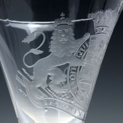 RARE 18TH CENTURY HERALDIC ARMORIAL LIGHT BALUSTER WINE GOBLET C1755 - ADDITIONAL PHOTO 5