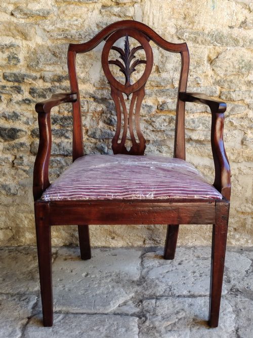 MAHOGANY CARVER CIRCA 1790