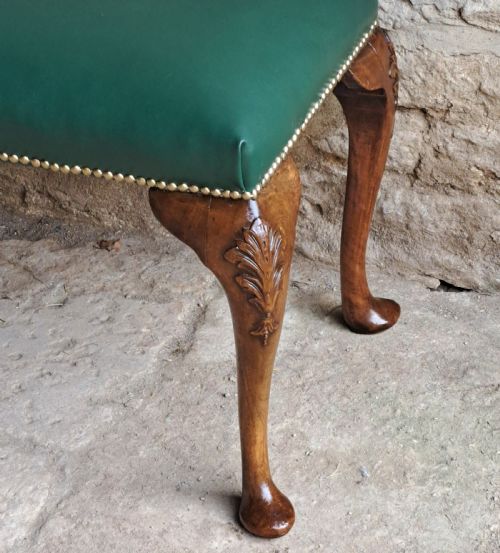 WALNUT STOOL CIRCA 1770 - ADDITIONAL PHOTO 4