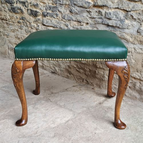 WALNUT STOOL CIRCA 1770 - ADDITIONAL PHOTO 1