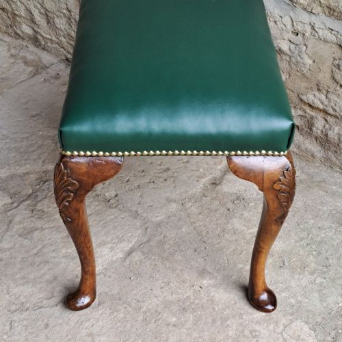 WALNUT STOOL CIRCA 1770 - ADDITIONAL PHOTO 2
