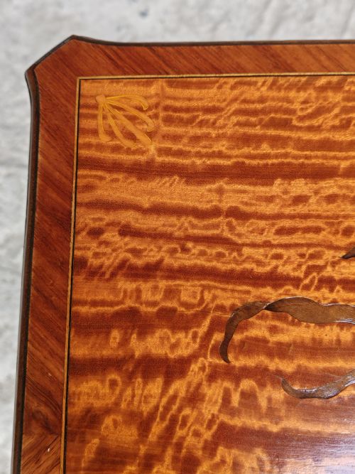 SATINWOOD AND KINGWOOD LAMP TABLE - ADDITIONAL PHOTO 4