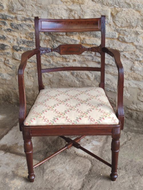 MAHOGANY CARVER ARMCHAIR CIRCA 1800 - ADDITIONAL PHOTO 1
