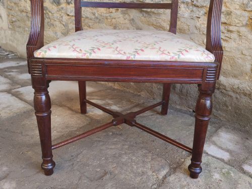 MAHOGANY CARVER ARMCHAIR CIRCA 1800 - ADDITIONAL PHOTO 5