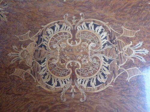 WALNUT AND MARQUETRY SIDE TABLE CIRCA 1870 - ADDITIONAL PHOTO 2
