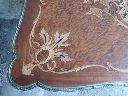 WALNUT AND MARQUETRY SIDE TABLE CIRCA 1870 - ADDITIONAL PHOTO 3