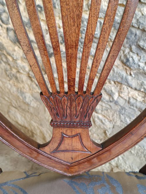 SET OF FOUR MAHOGANY HEPPLEWHITE CHAIRS CIRCA 1800 - ADDITIONAL PHOTO 5