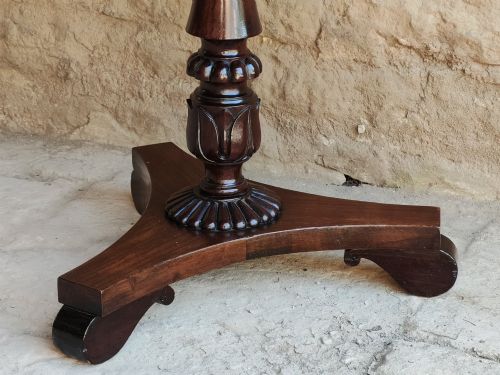 MAHOGANY AND ROSEWOOD DISHTOP OCCASIONAL TABLE CIRCA 1820 - ADDITIONAL PHOTO 3