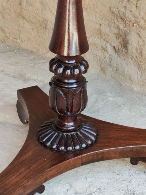 MAHOGANY AND ROSEWOOD DISHTOP OCCASIONAL TABLE CIRCA 1820 - ADDITIONAL PHOTO 5