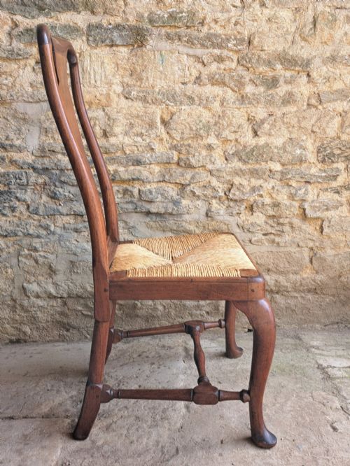 QUEEN ANNE WALNUT CHAIR CIRCA 1710 - ADDITIONAL PHOTO 2