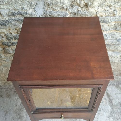 MAHOGANY DISPLAY CABINET CIRCA 1780 - ADDITIONAL PHOTO 3