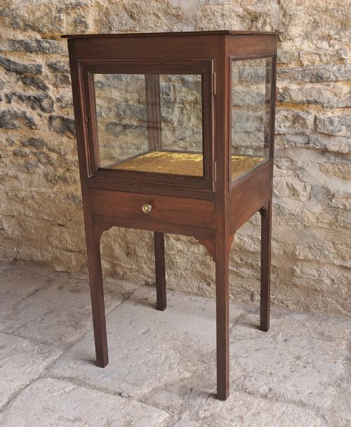 MAHOGANY DISPLAY CABINET CIRCA 1780 - ADDITIONAL PHOTO 6