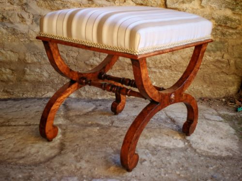 RARE BURR MAPLE STOOL MID 19TH CENTURY - ADDITIONAL PHOTO 5