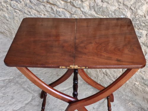 MAHOGANY COACHING TABLE CIRCA 1900 - ADDITIONAL PHOTO 3