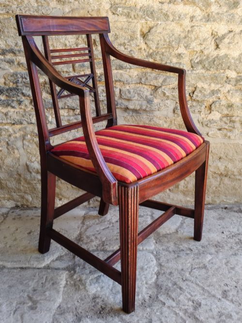 MAHOGANY CARVER CIRCA 1790 - ADDITIONAL PHOTO 2