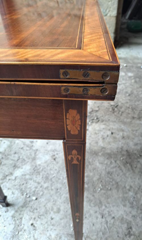 SATINWOOD AND MAHOGANY TEA TABLE CIRCA 1880 - ADDITIONAL PHOTO 7