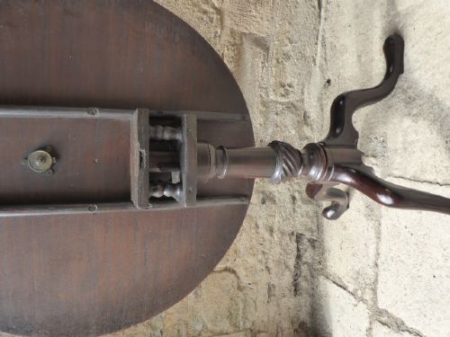 MAHOGANY TILT TOP TRIPOD TABLE CIRCA 1760 - ADDITIONAL PHOTO 5
