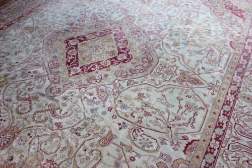 ANTIQUE USHAK CARPET ANATOLIAN CIRCA 1900 - ADDITIONAL PHOTO 1