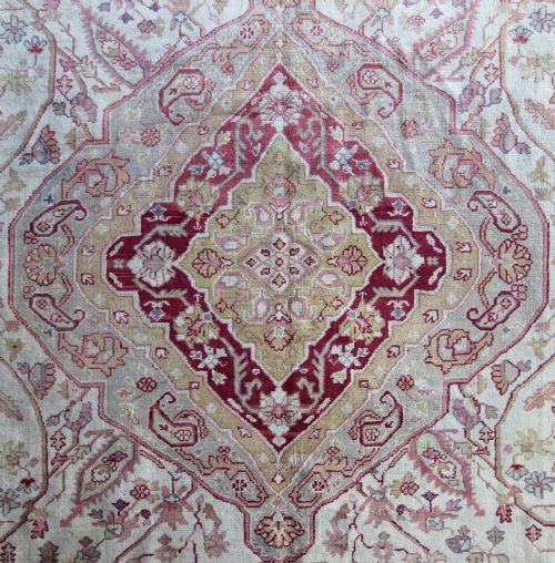ANTIQUE USHAK CARPET ANATOLIAN CIRCA 1900 - ADDITIONAL PHOTO 3