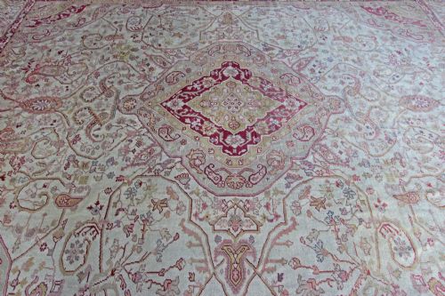 ANTIQUE USHAK CARPET ANATOLIAN CIRCA 1900 - ADDITIONAL PHOTO 4