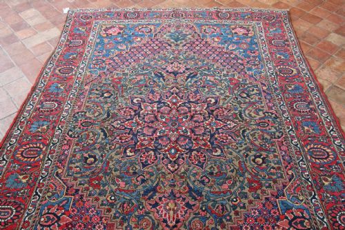 ANTIQUE BAKTIARI CARPET PERSIAN CIRCA 19001910 - ADDITIONAL PHOTO 1
