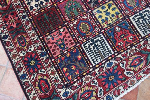 ANTIQUE 'GARDEN' DESIGN BAKTIARI RUG PERSIA - ADDITIONAL PHOTO 3